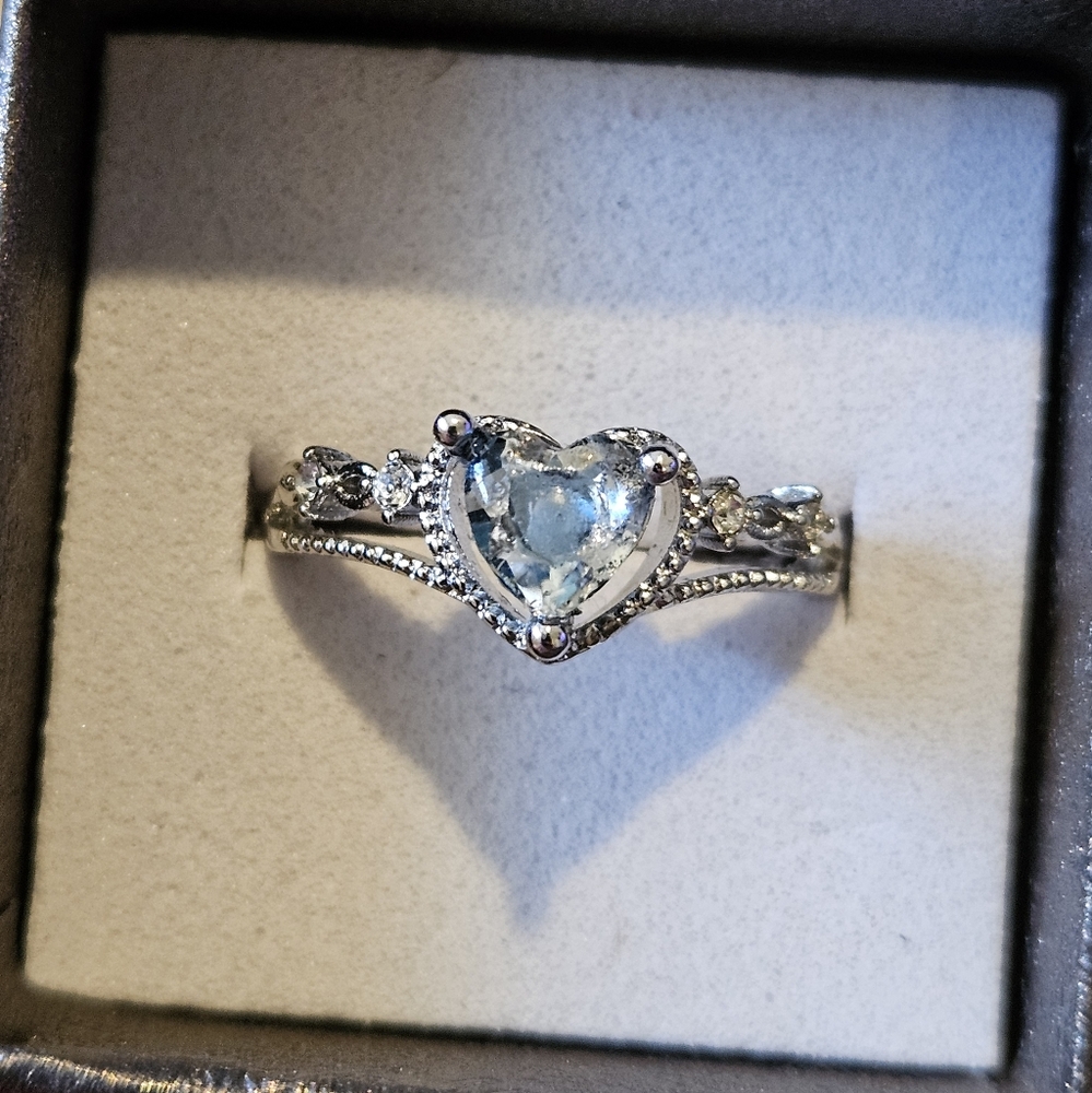 Elegant Silver Heart Ring 925